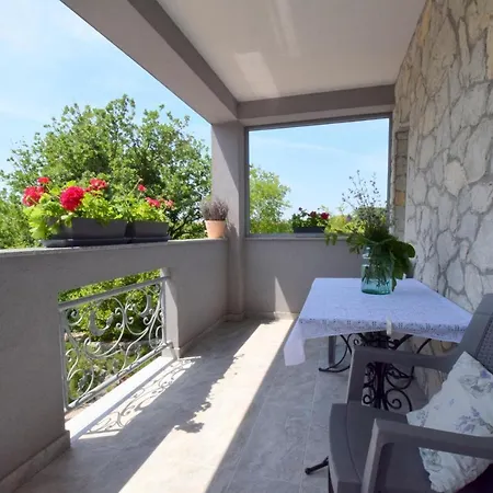 Apartments Dunja Malinska Zewnętrze zdjęcie
