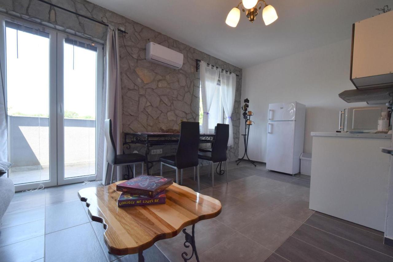 Dunja Apartment *